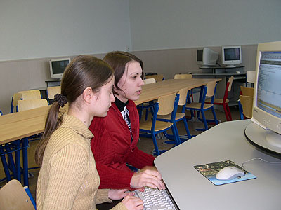 2.jpg (32929 bytes)