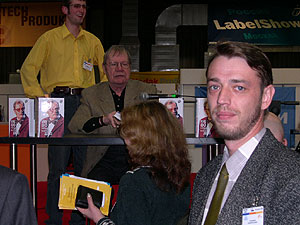 21.jpg (24918 bytes)