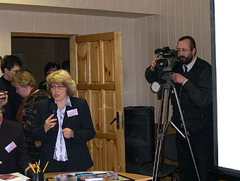 9.jpg (26683 bytes)