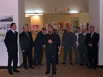 21.jpg (22227 bytes)