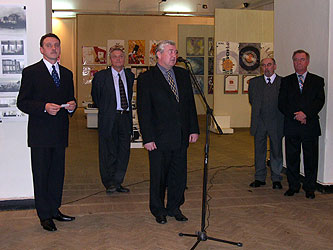 22.jpg (25331 bytes)