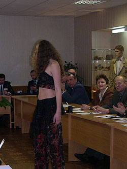 19.jpg (20927 bytes)