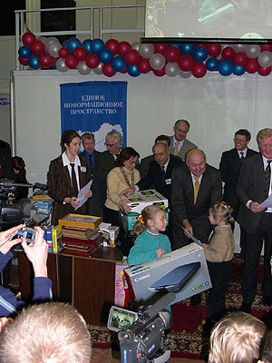 12.jpg (46100 bytes)
